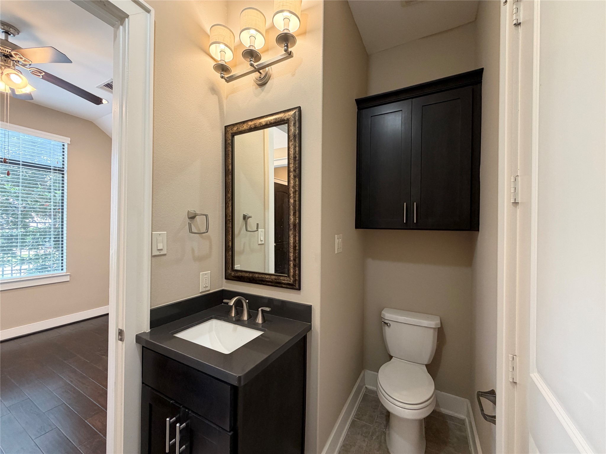 3917 Rose Street Houston, TX 77007 - Photo 6 of 32