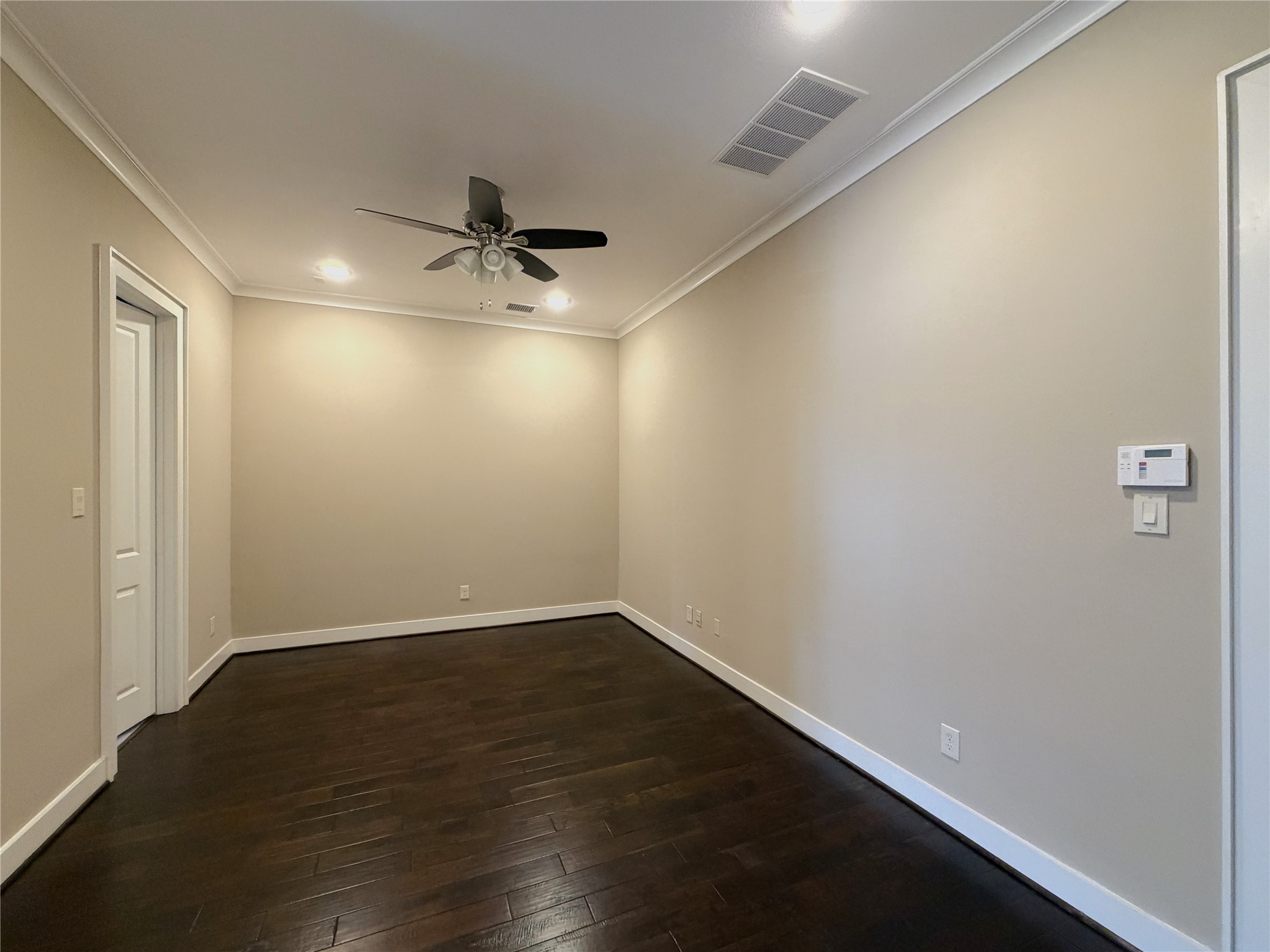 3917 Rose Street Houston, TX 77007 - Photo 9 of 32