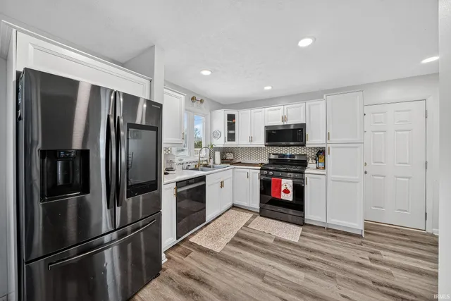 $270,000 | 11185 Idlewood Drive, Osceola, IN 46561