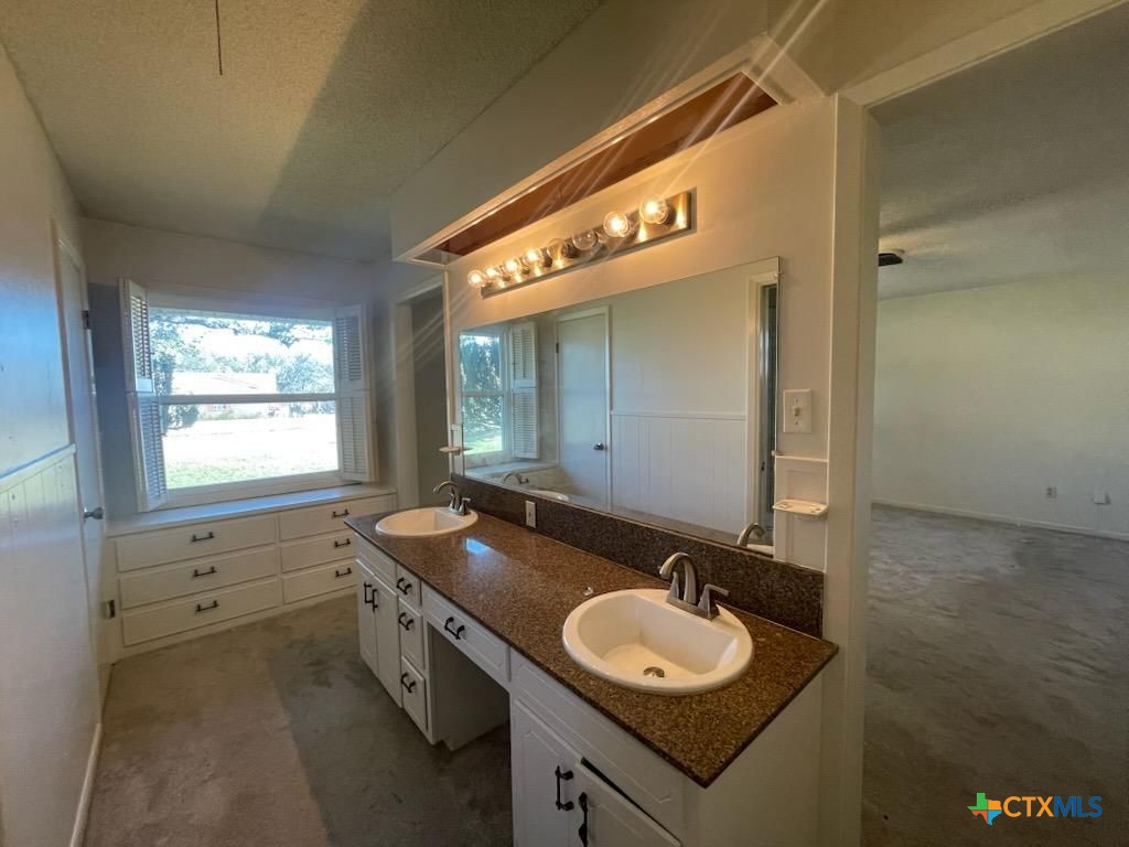 104 Skipcha Trail Lampasas, TX 76550 - Photo 29 of 40