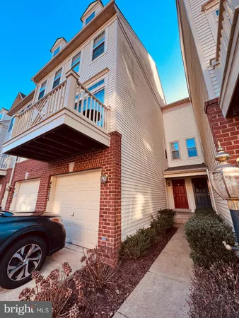 $2,700 | 46375 Pryor Square, Sterling, VA 20165