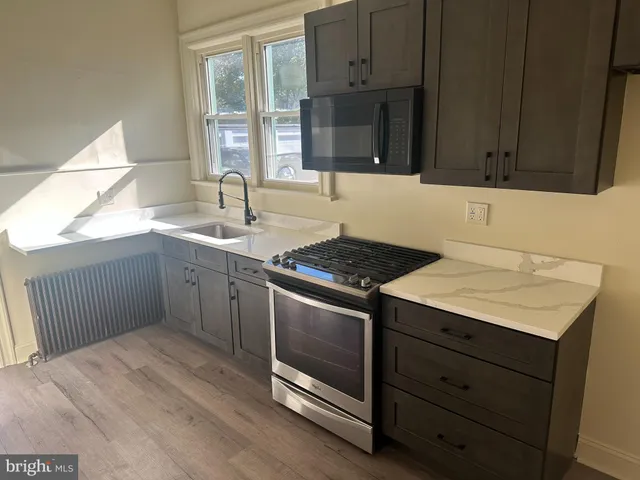 $2,200 | 418 Cinnaminson Avenue, Palmyra, NJ 08065