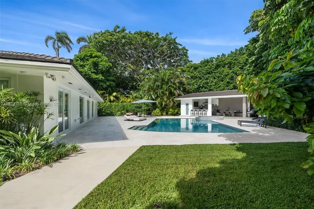 $7,500,000 | 4800 Bay Point Road, Miami, FL 33137