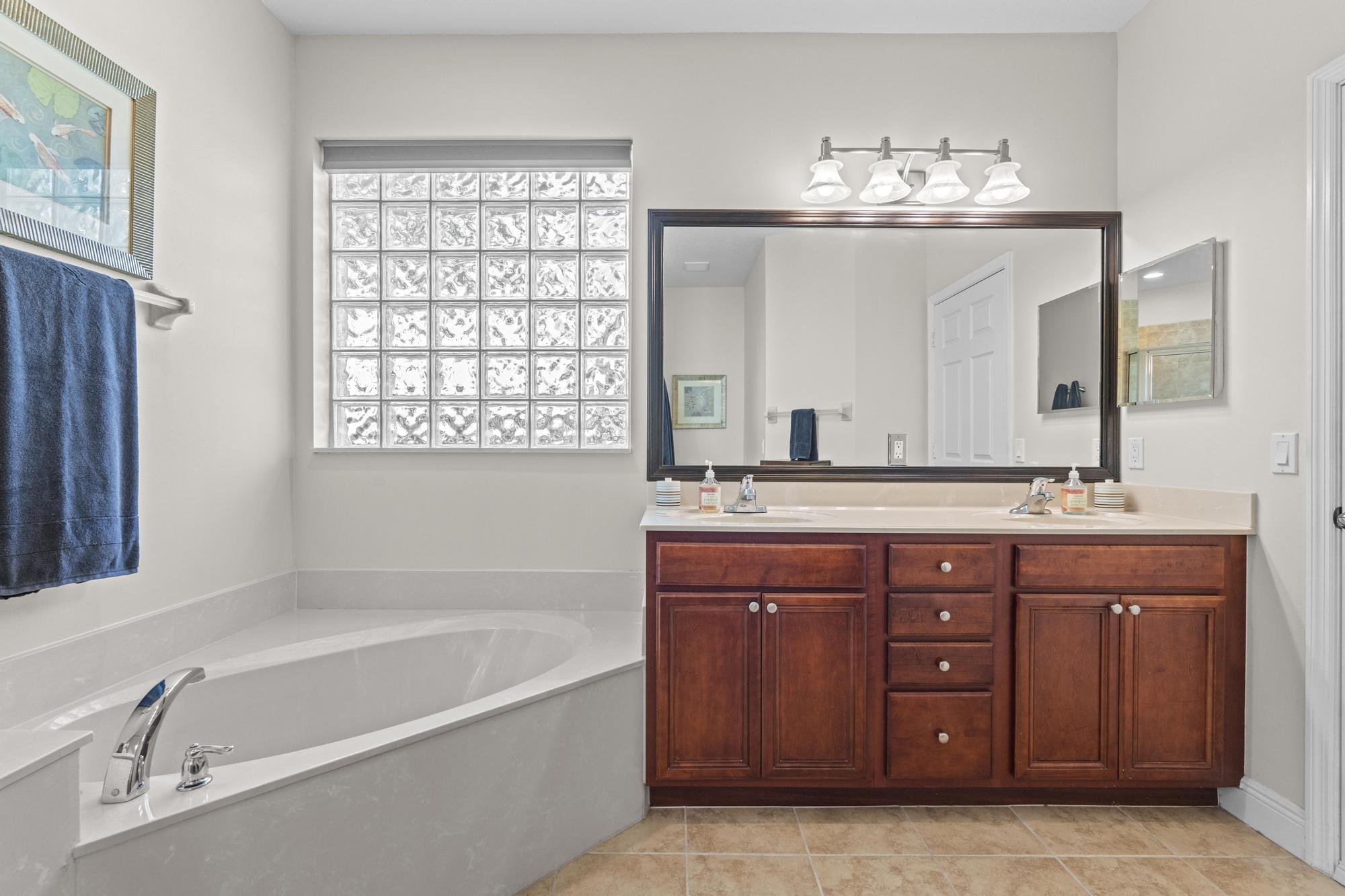 272 Clocktower Drive Jupiter, FL 33458 - Photo 37 of 61 A7407333