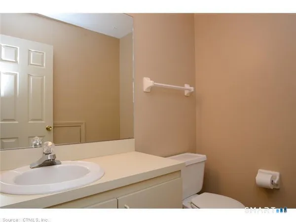 $2,200 | 26 Farmington Meadow Drive, Unit 26, Farmington, CT 06032