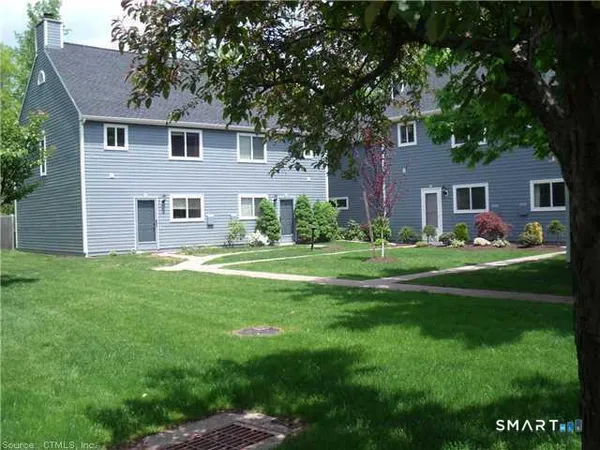 $2,200 | 26 Farmington Meadow Drive, Unit 26, Farmington, CT 06032
