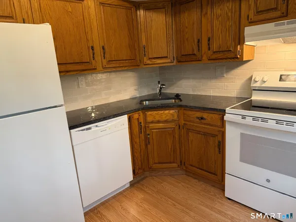 $2,200 | 26 Farmington Meadow Drive, Unit 26, Farmington, CT 06032