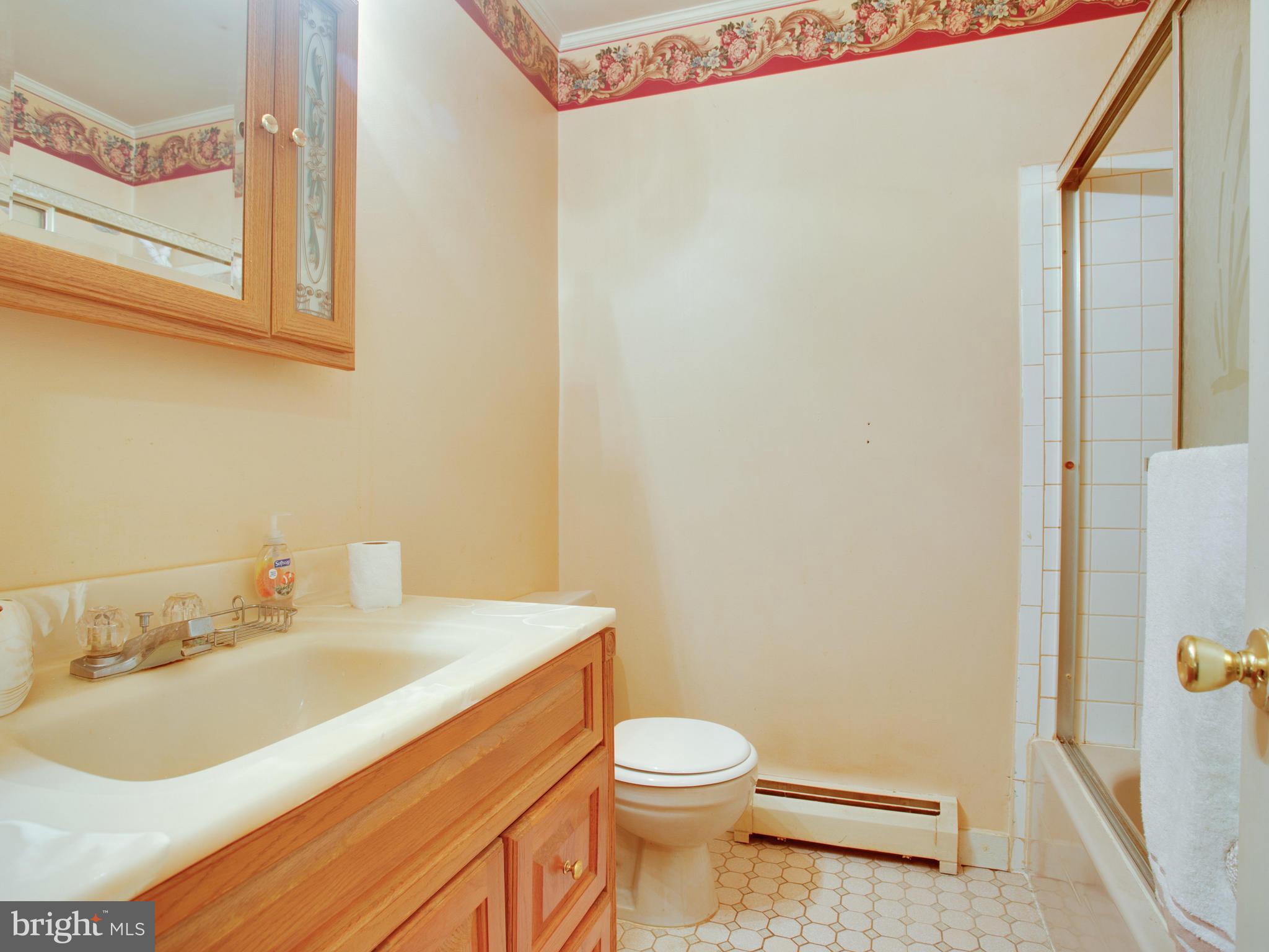 13816 Gilbert Road Woodbridge, VA 22193 - Photo 16 of 29 Bath