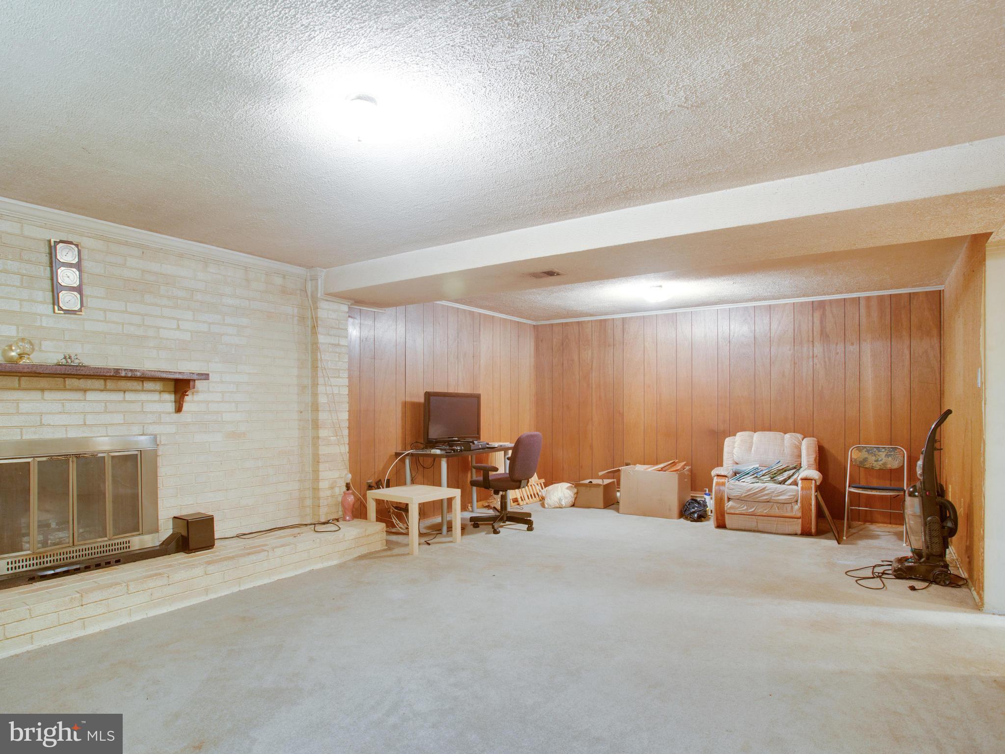 13816 Gilbert Road Woodbridge, VA 22193 - Photo 20 of 29 Family Room