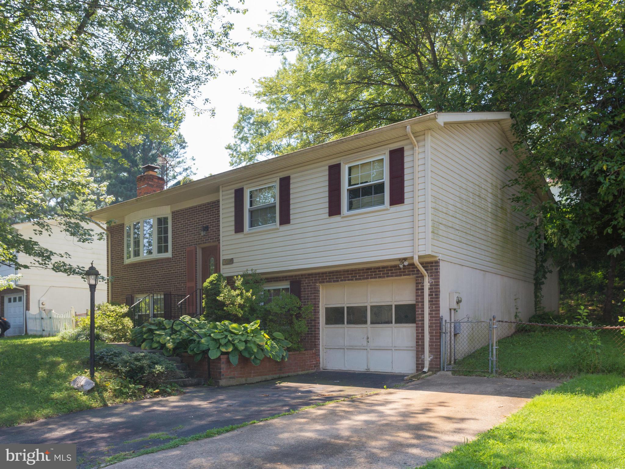 13816 Gilbert Road Woodbridge, VA 22193 - Photo 22 of 29 Exterior (Front)