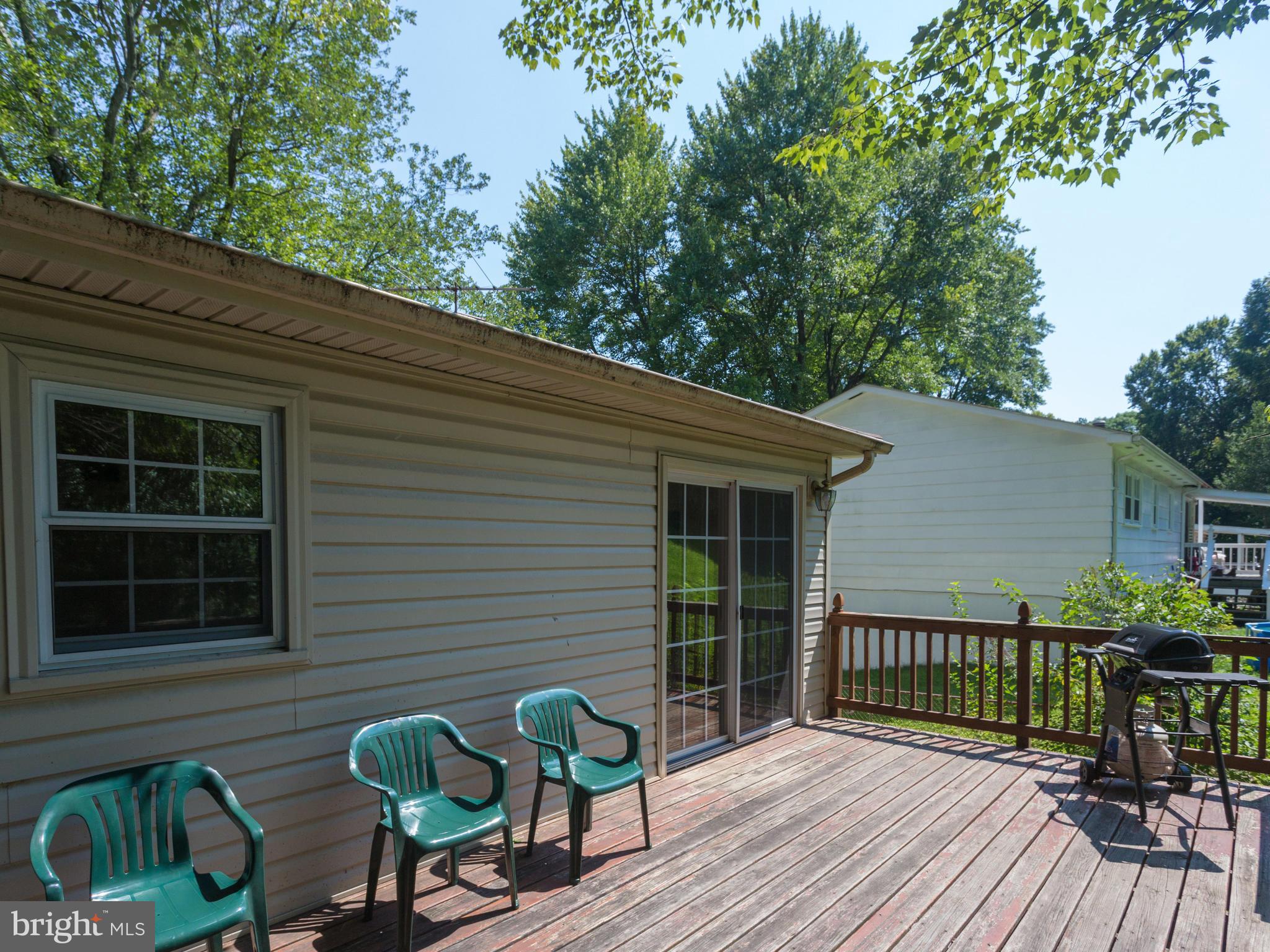 13816 Gilbert Road Woodbridge, VA 22193 - Photo 25 of 29 Exterior (Rear)