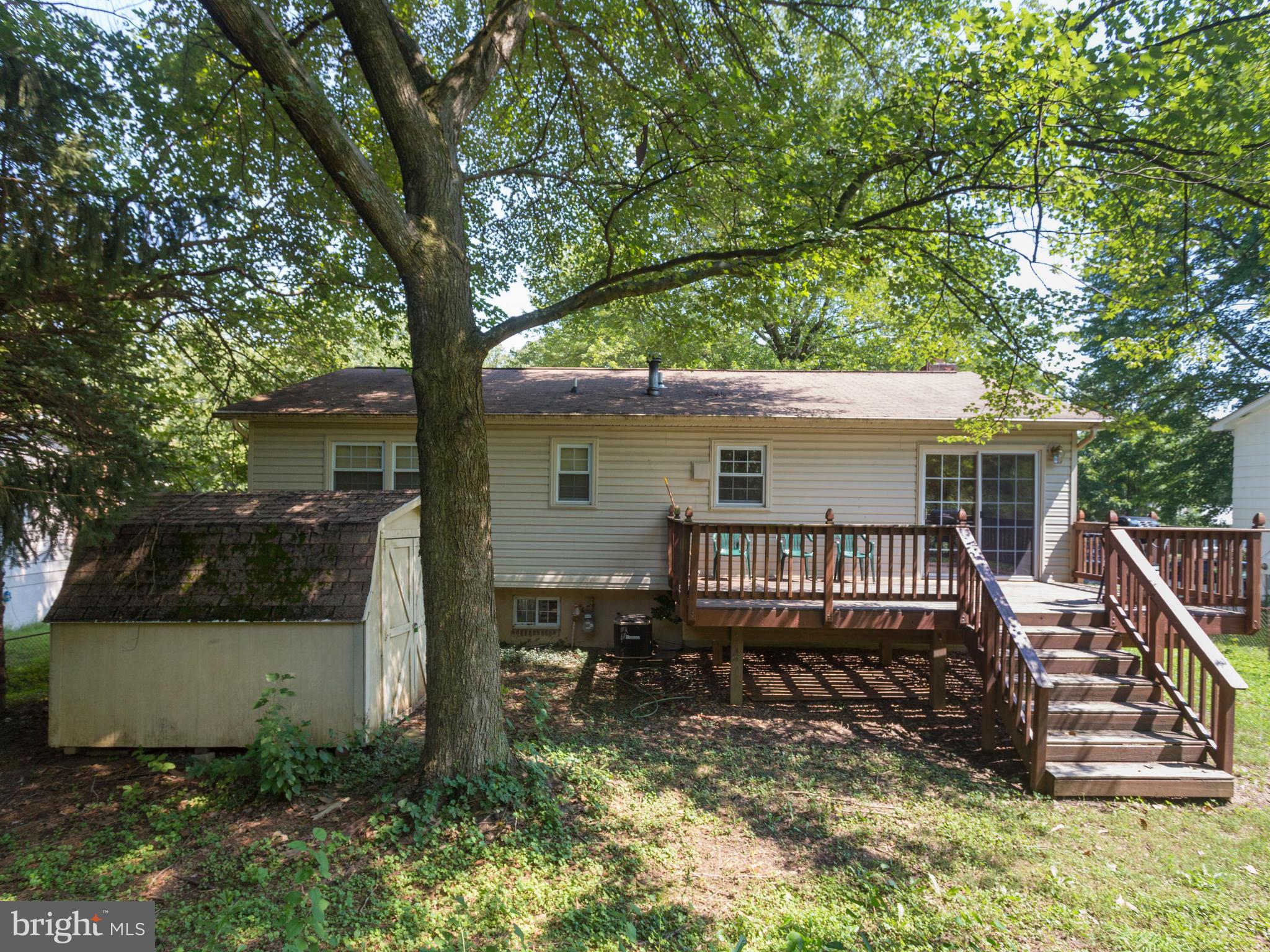 13816 Gilbert Road Woodbridge, VA 22193 - Photo 26 of 29 Exterior (Rear)