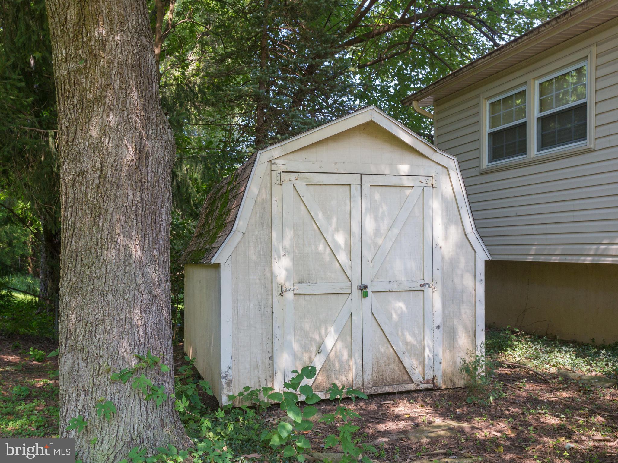 13816 Gilbert Road Woodbridge, VA 22193 - Photo 27 of 29 Exterior (Rear)