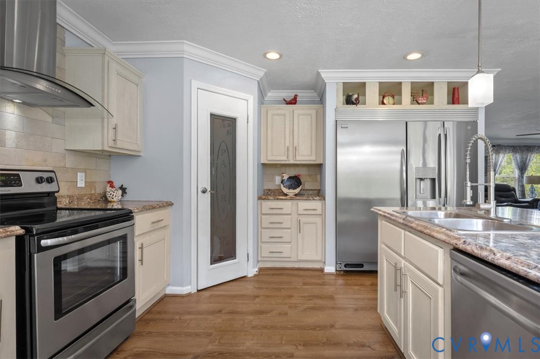 2181 Mill Quarter Road Ford, VA 23850 - Photo 16 of 56 Wood-finish flooring throughout, stainless steel a