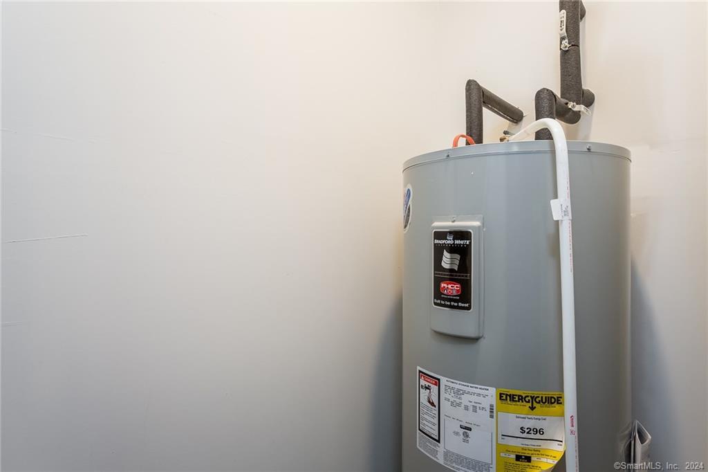 49 Taylor Avenue, Unit 206 Bethel, CT 06801 - Photo 13 of 16