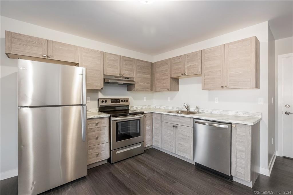 49 Taylor Avenue, Unit 206 Bethel, CT 06801 - Photo 4 of 16