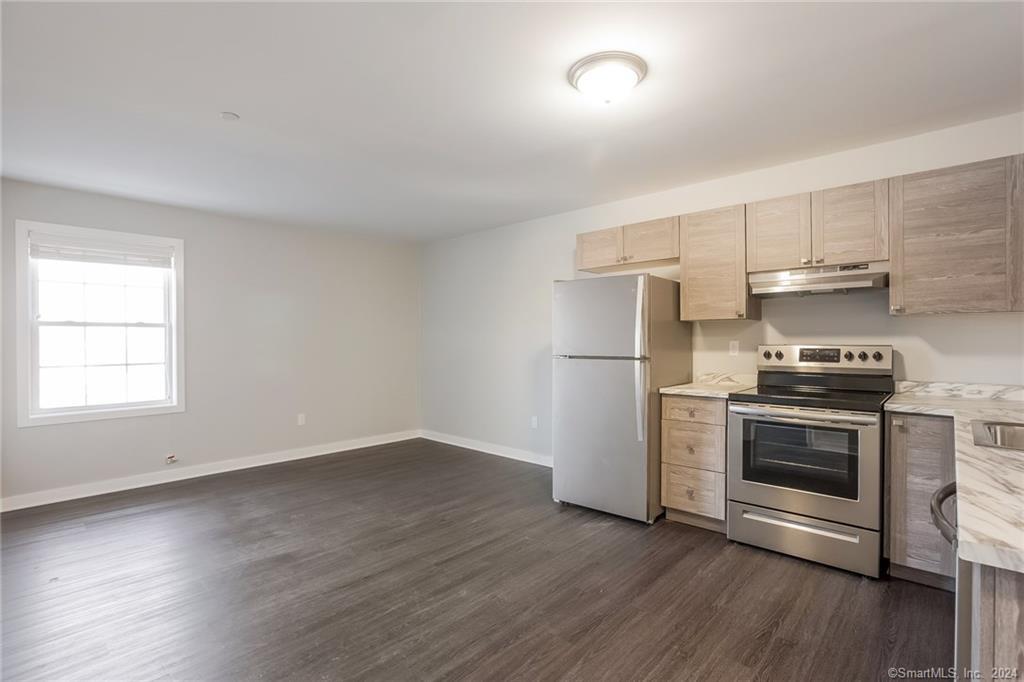 49 Taylor Avenue, Unit 206 Bethel, CT 06801 - Photo 5 of 16