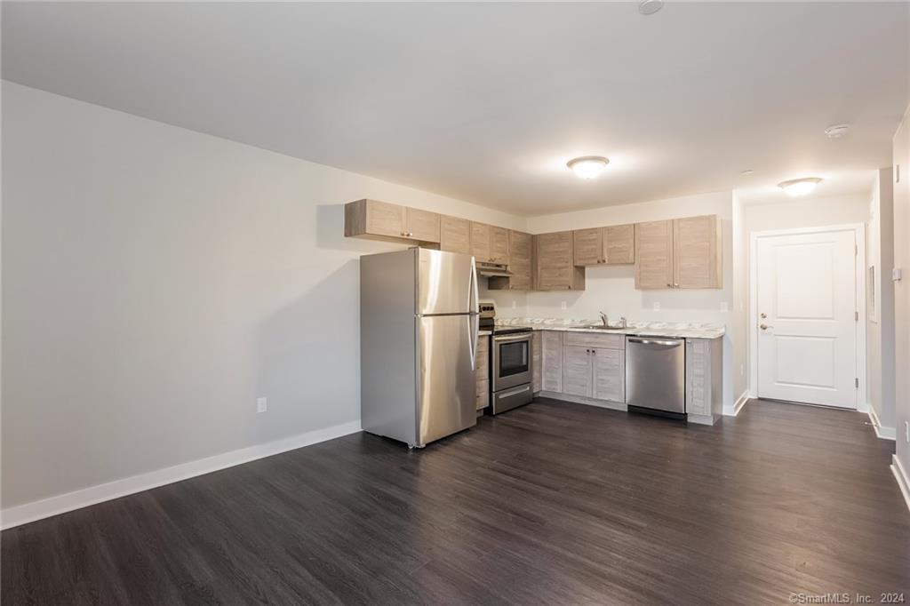 49 Taylor Avenue, Unit 206 Bethel, CT 06801 - Photo 6 of 16