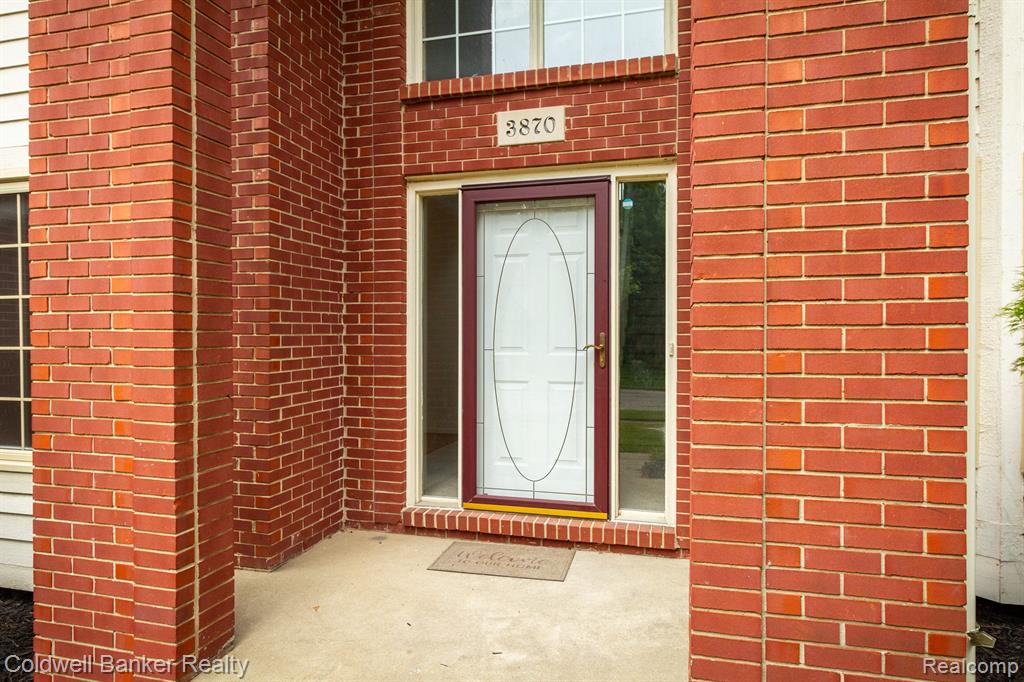 3870 Beechcrest Road Rochester Hills, MI 48309 - Photo 4 of 47