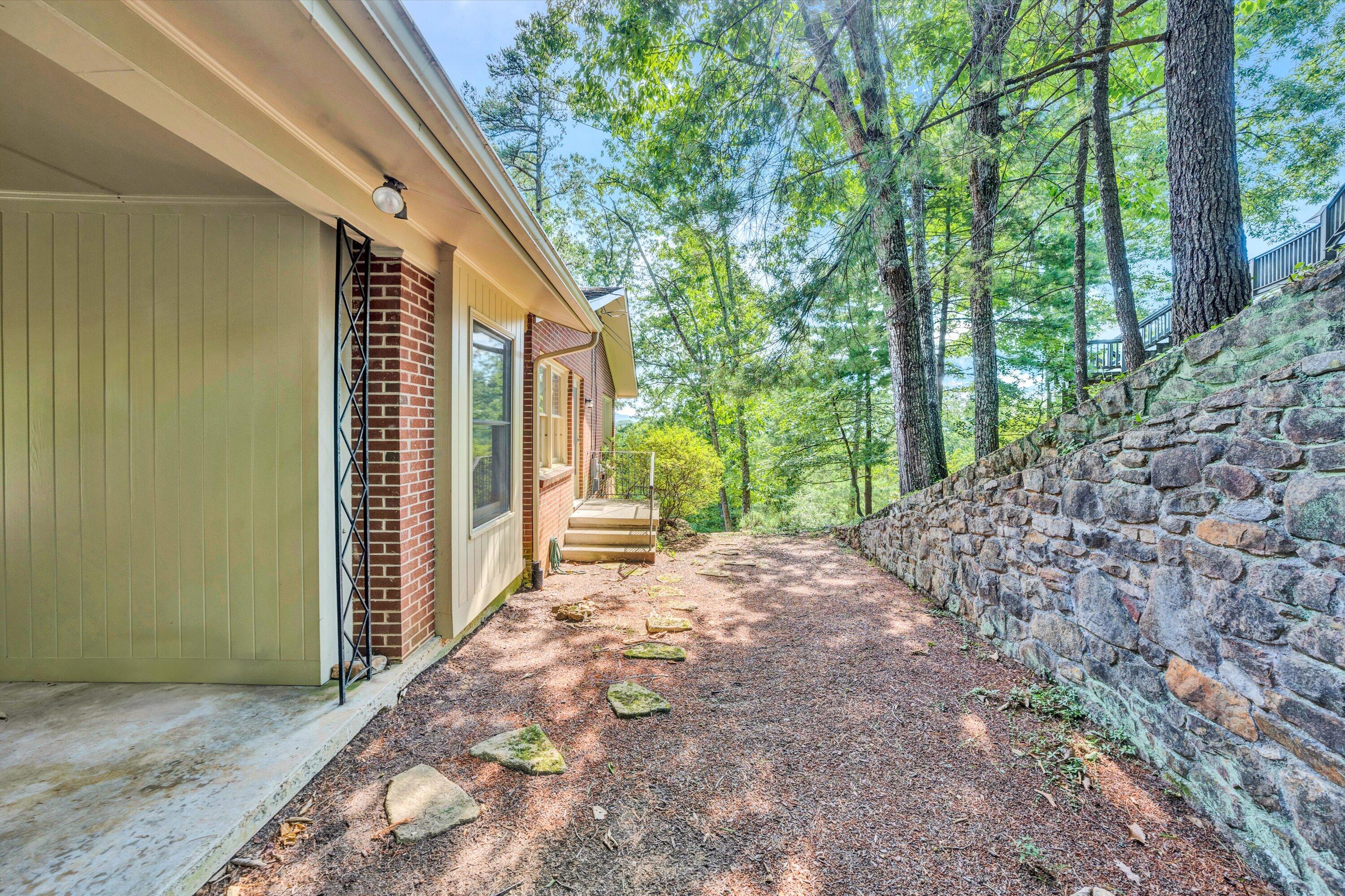 3418 West Ridge Road Southwest Roanoke, VA 24014 - Photo 25 of 34 26-071120240152