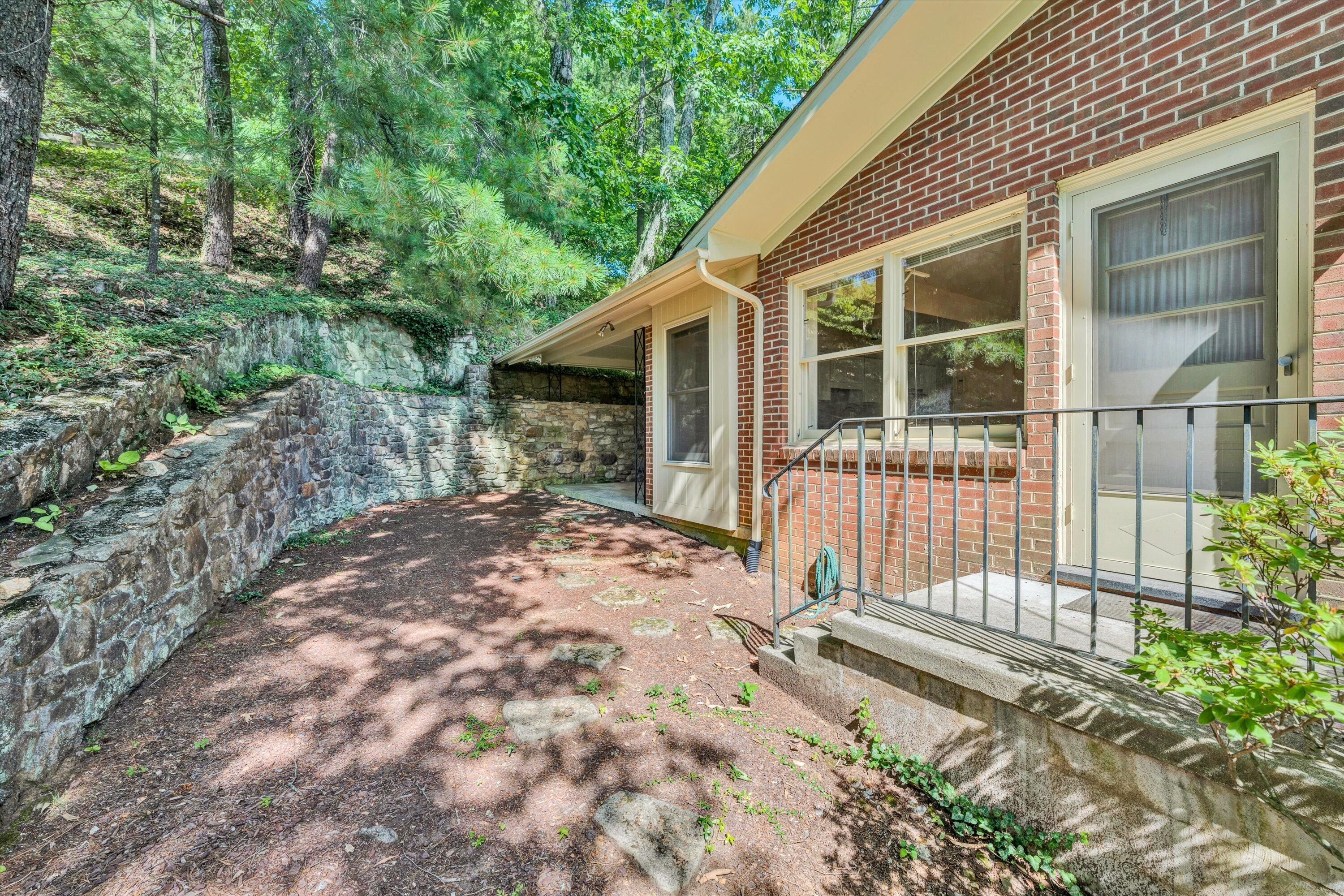 3418 West Ridge Road Southwest Roanoke, VA 24014 - Photo 30 of 34 31-071120240157