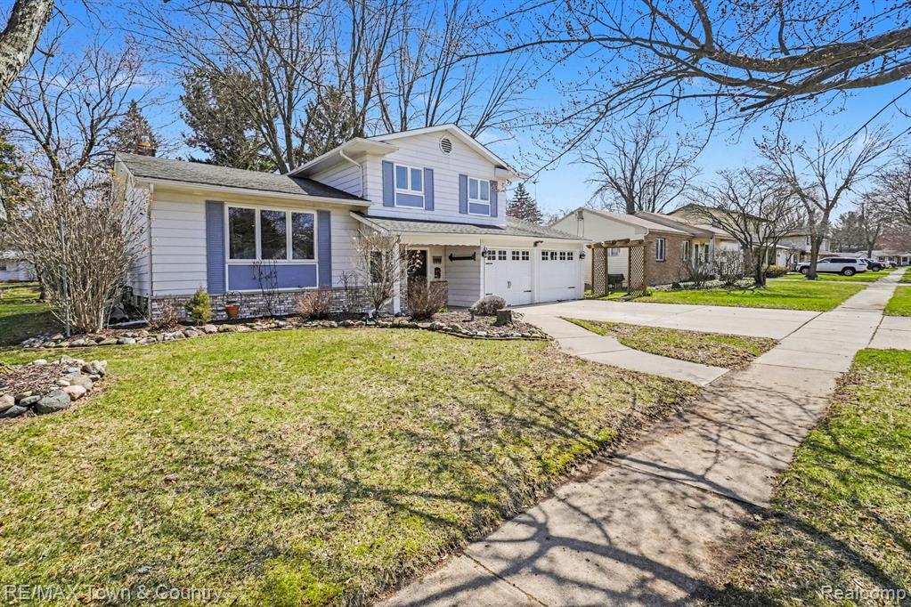 527 Spring Lane Flushing, MI 48433 - Photo 2 of 39