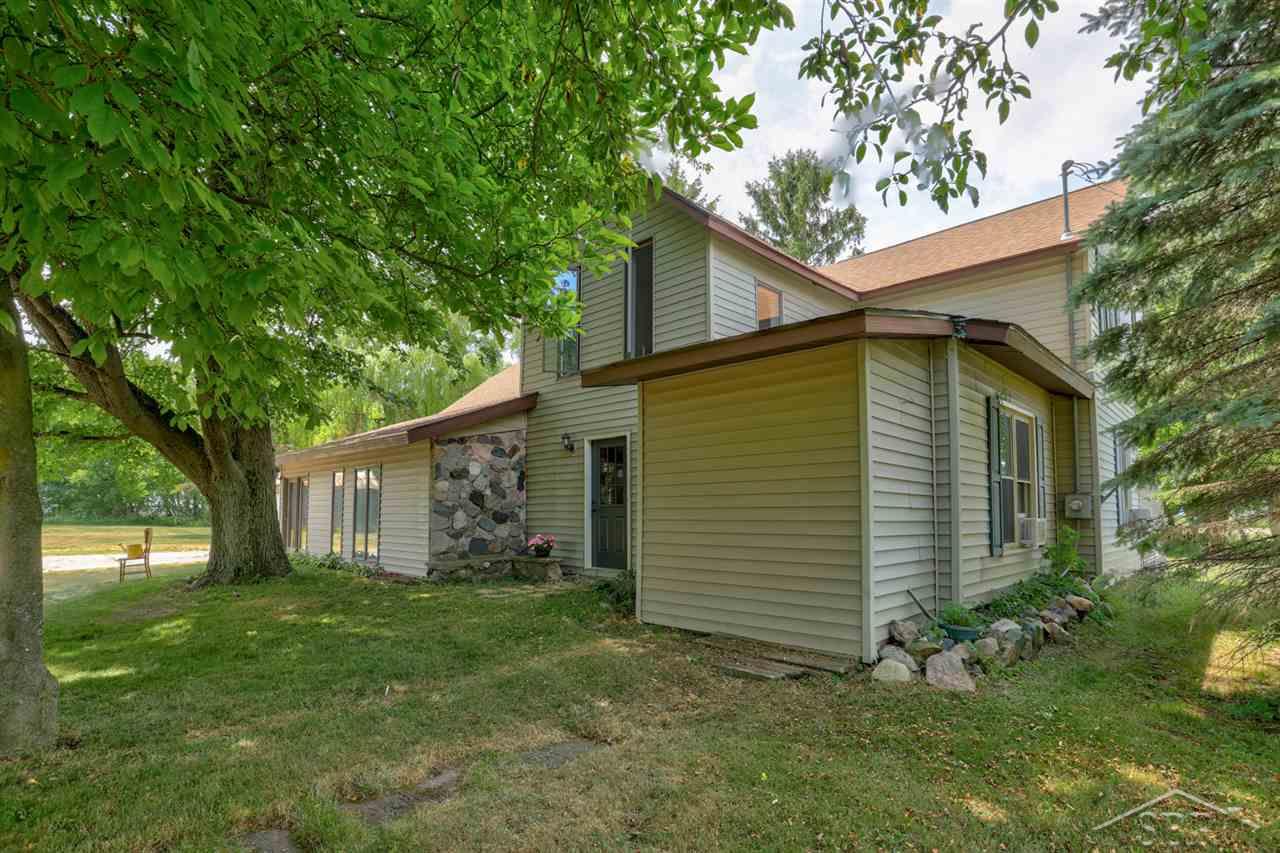 4720 East Freeland Road Freeland, MI 48623 - Photo 2 of 44