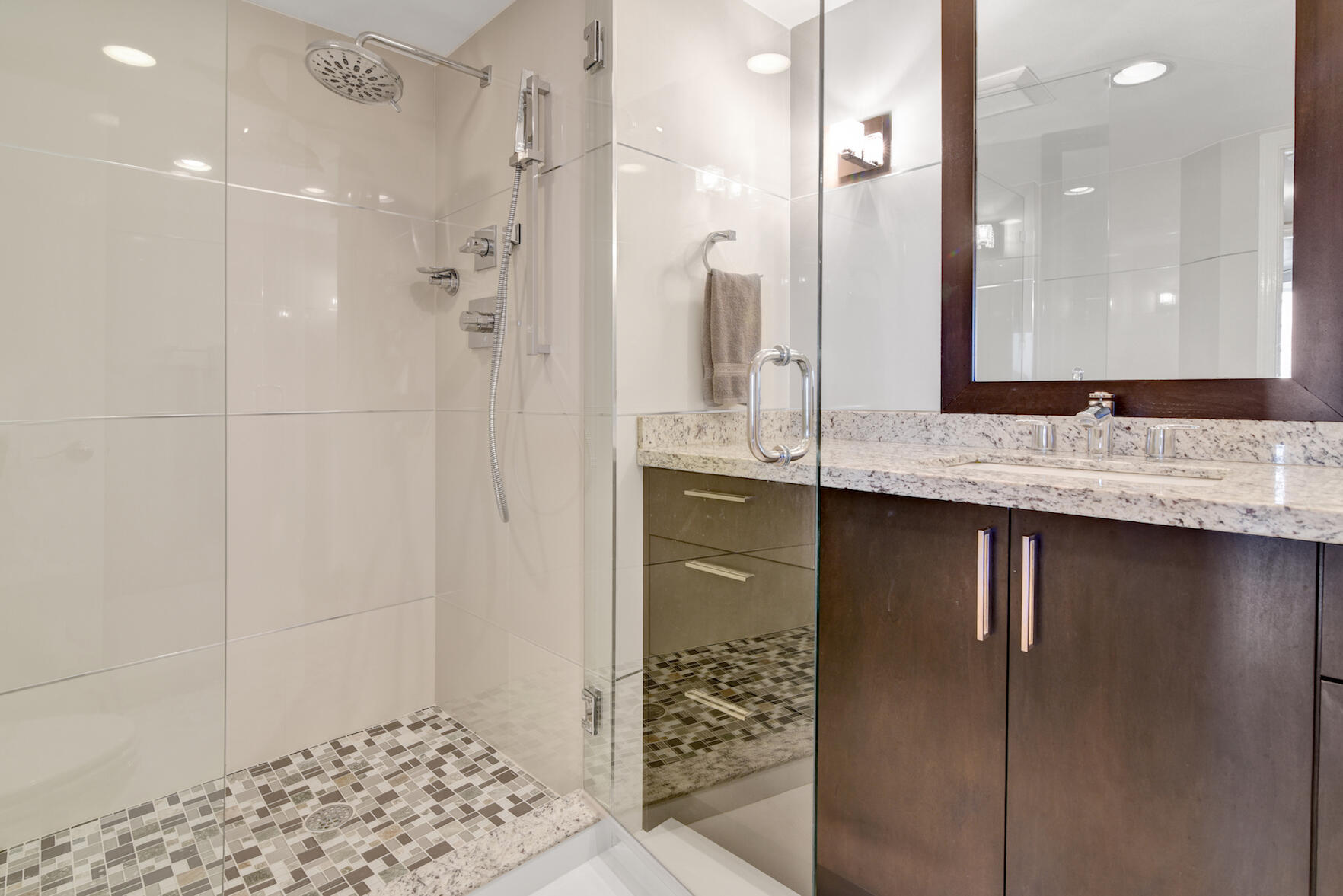 550 South Ocean Boulevard, Unit 1503 Boca Raton, FL 33432 - Photo 39 of 67 GUEST BATHROOM