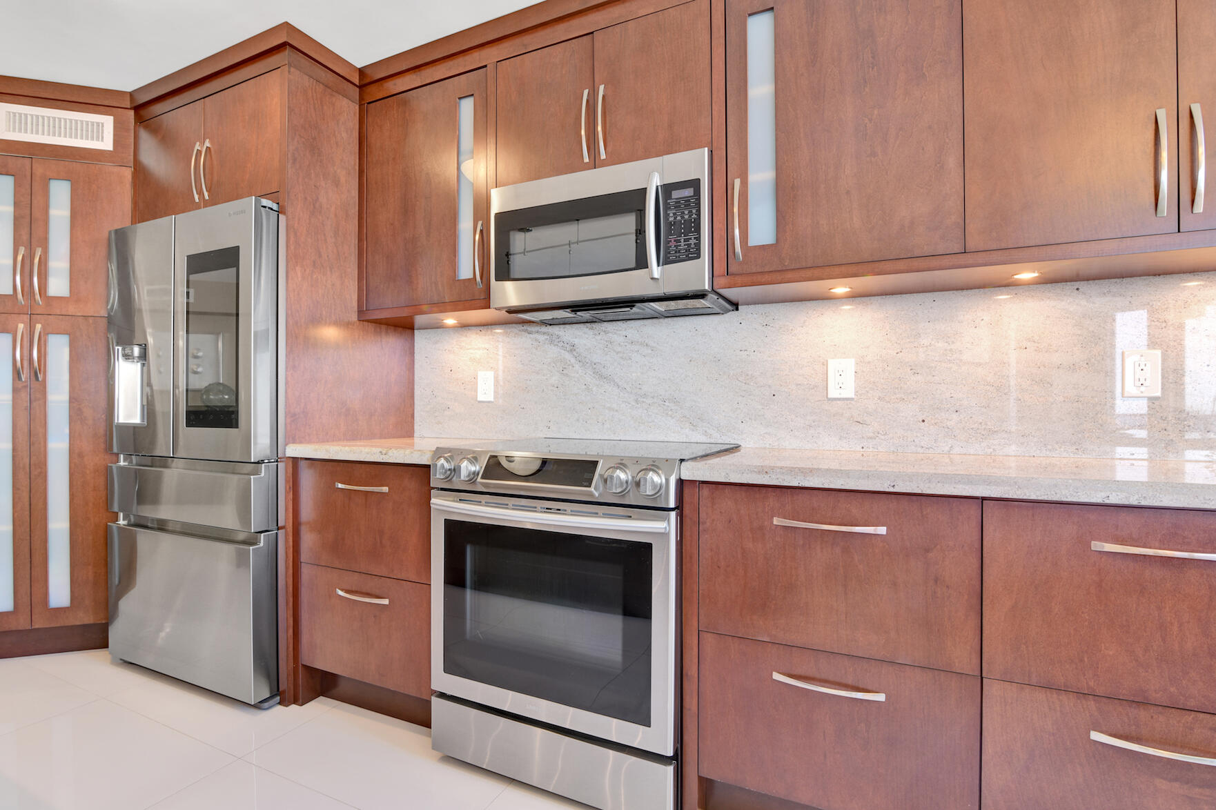 550 South Ocean Boulevard, Unit 1503 Boca Raton, FL 33432 - Photo 9 of 67 Kitchen