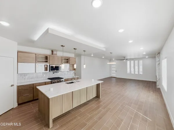 $359,950 | 7409 Norte Mesa Lane, El Paso, TX 79934