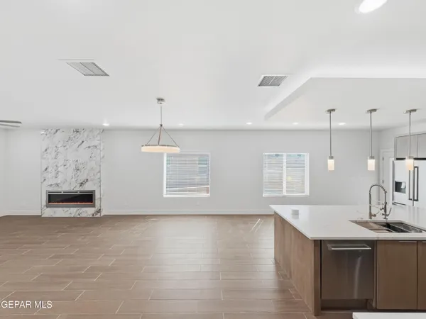 $359,950 | 7409 Norte Mesa Lane, El Paso, TX 79934
