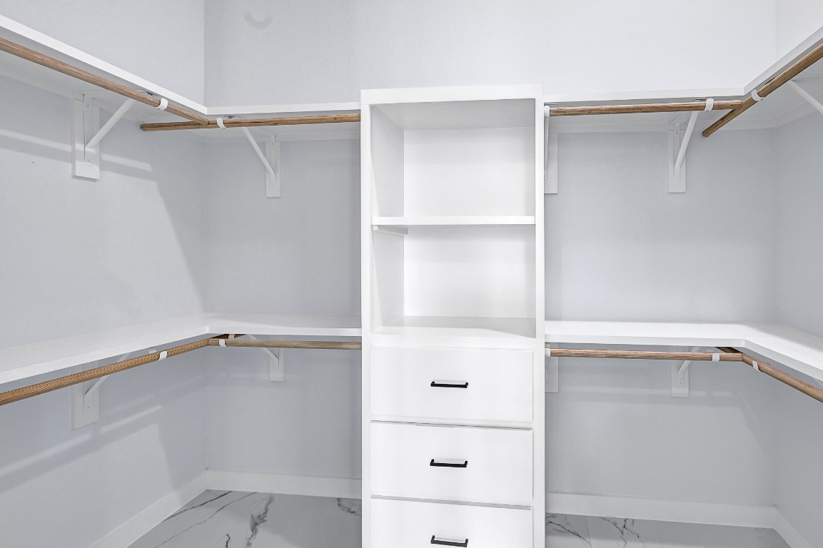 90 Burress Street, Unit B Houston, TX 77022 - Photo 19 of 31 a view of an empty walk in closet