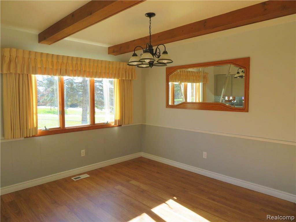 2960 Beck Road Howell, MI 48843 - Photo 11 of 21 Eating Area.jpg