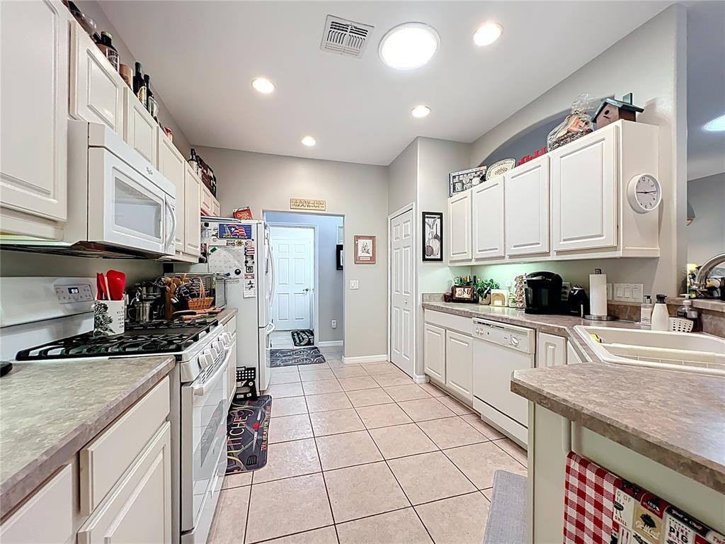 1732 Southwest 157th Place Road Ocala, FL 34473 - Photo 15 of 52