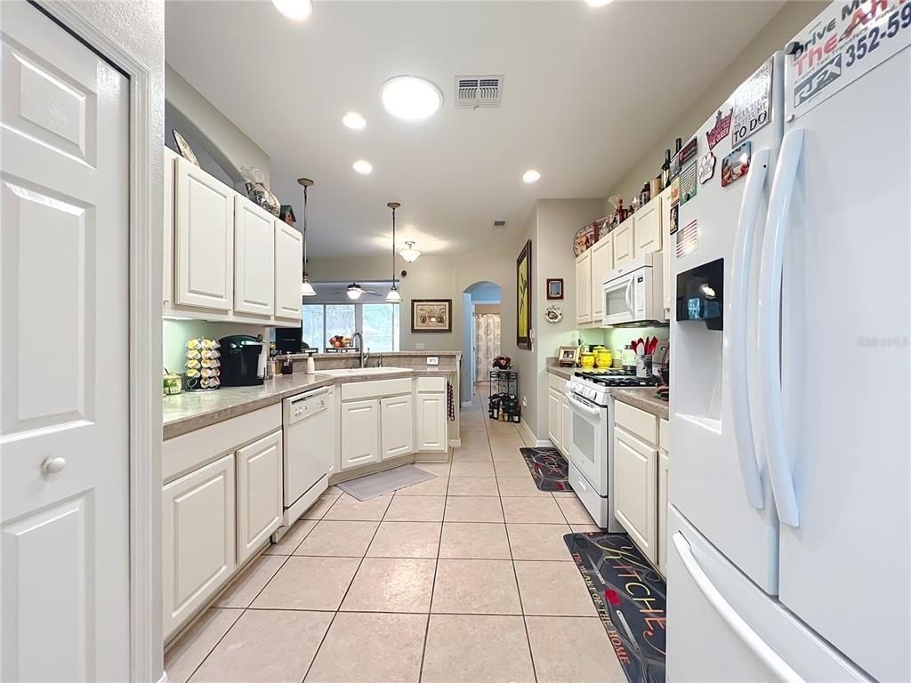 1732 Southwest 157th Place Road Ocala, FL 34473 - Photo 17 of 52