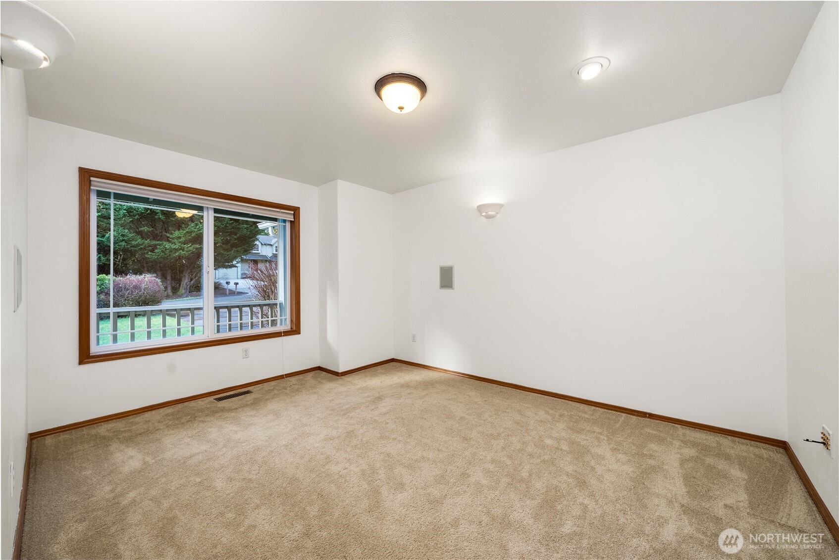 7626 78th Loop Northwest Olympia, WA 98502 - Photo 14 of 38 an empty room with a window