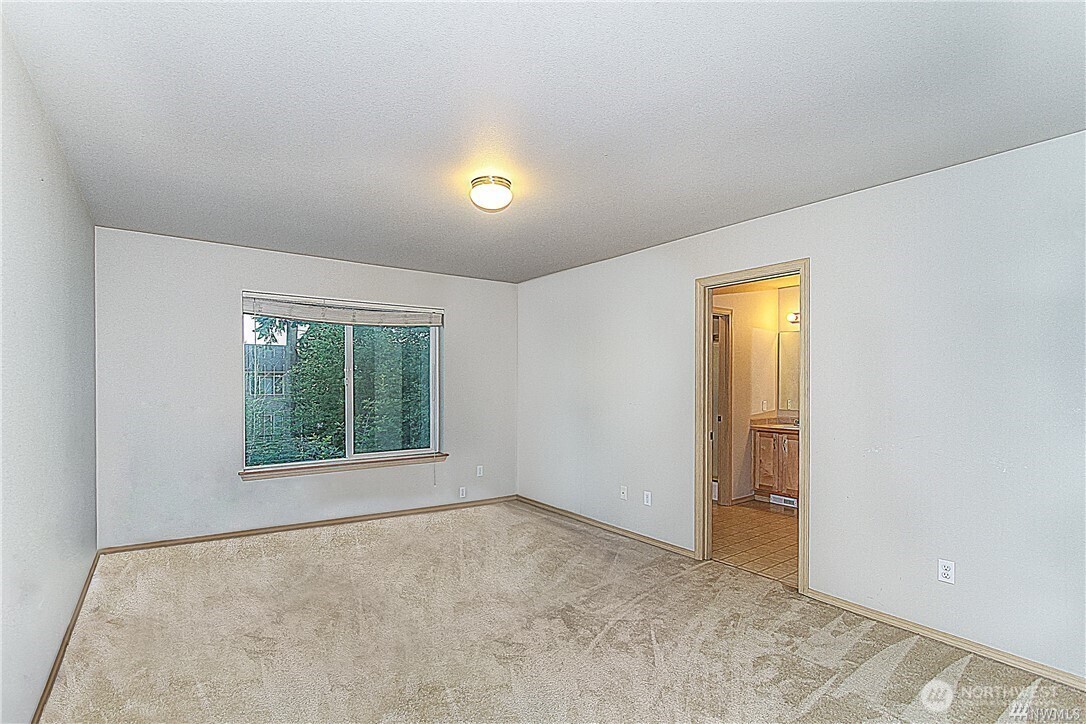 2422 Stafford Way Bothell, WA 98012 - Photo 9 of 18