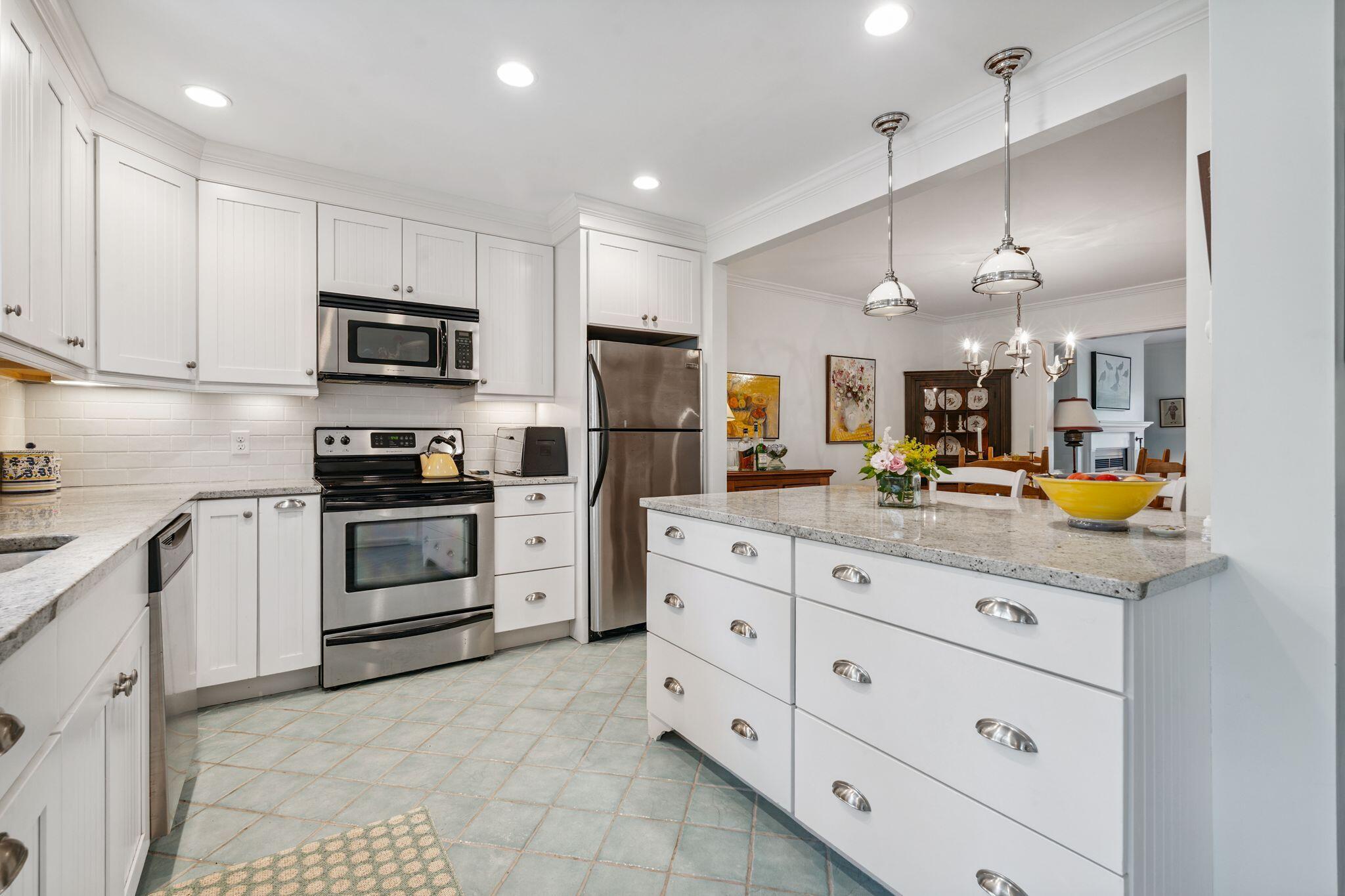 239 Sea Road, Unit 32 Kennebunk, ME 04043 - Photo 5 of 34 239 Sea Rd Kennebunk ME 09