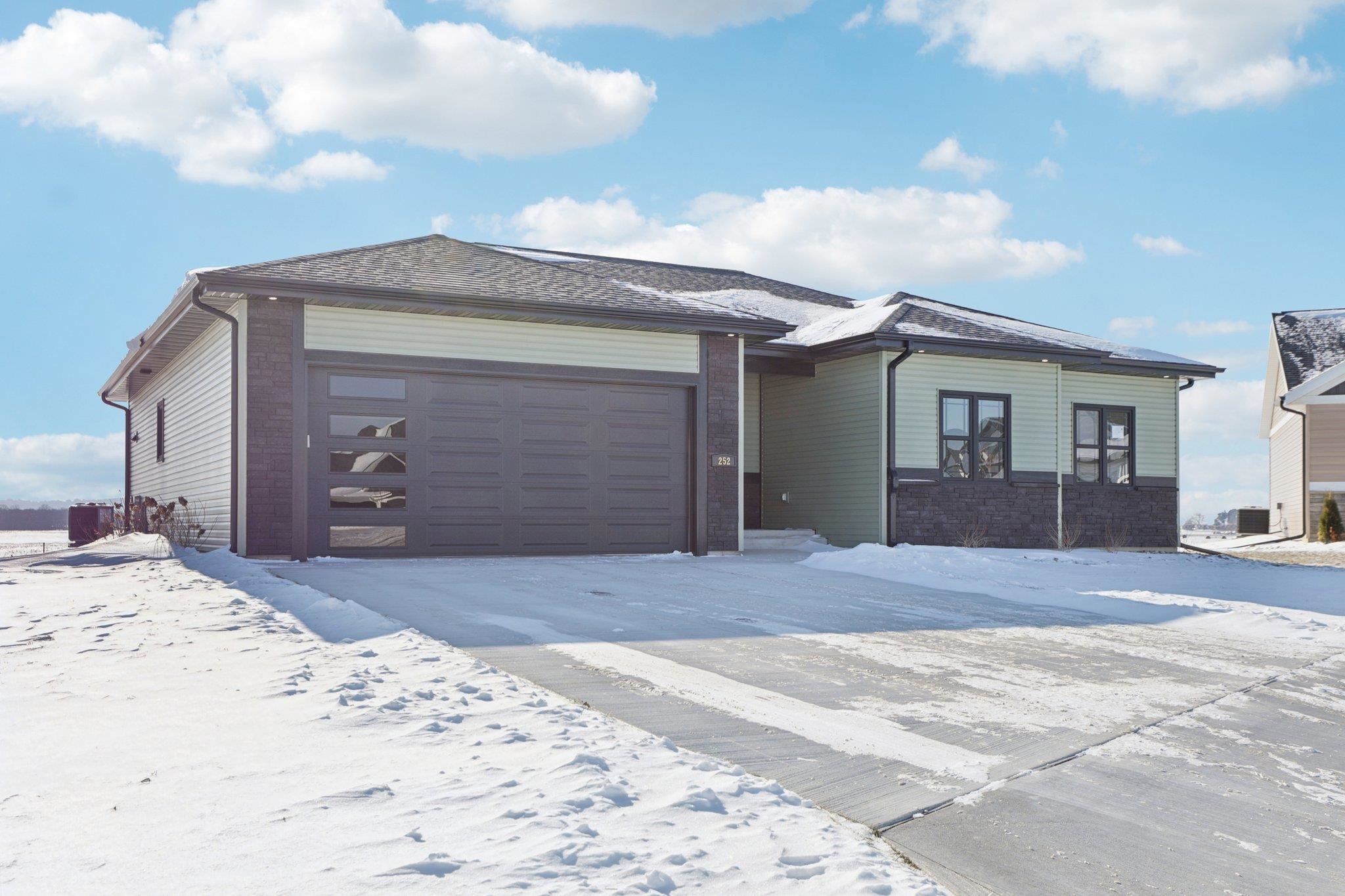 252 Falcon Court Sauk City, WI 53583 - Photo 3 of 51