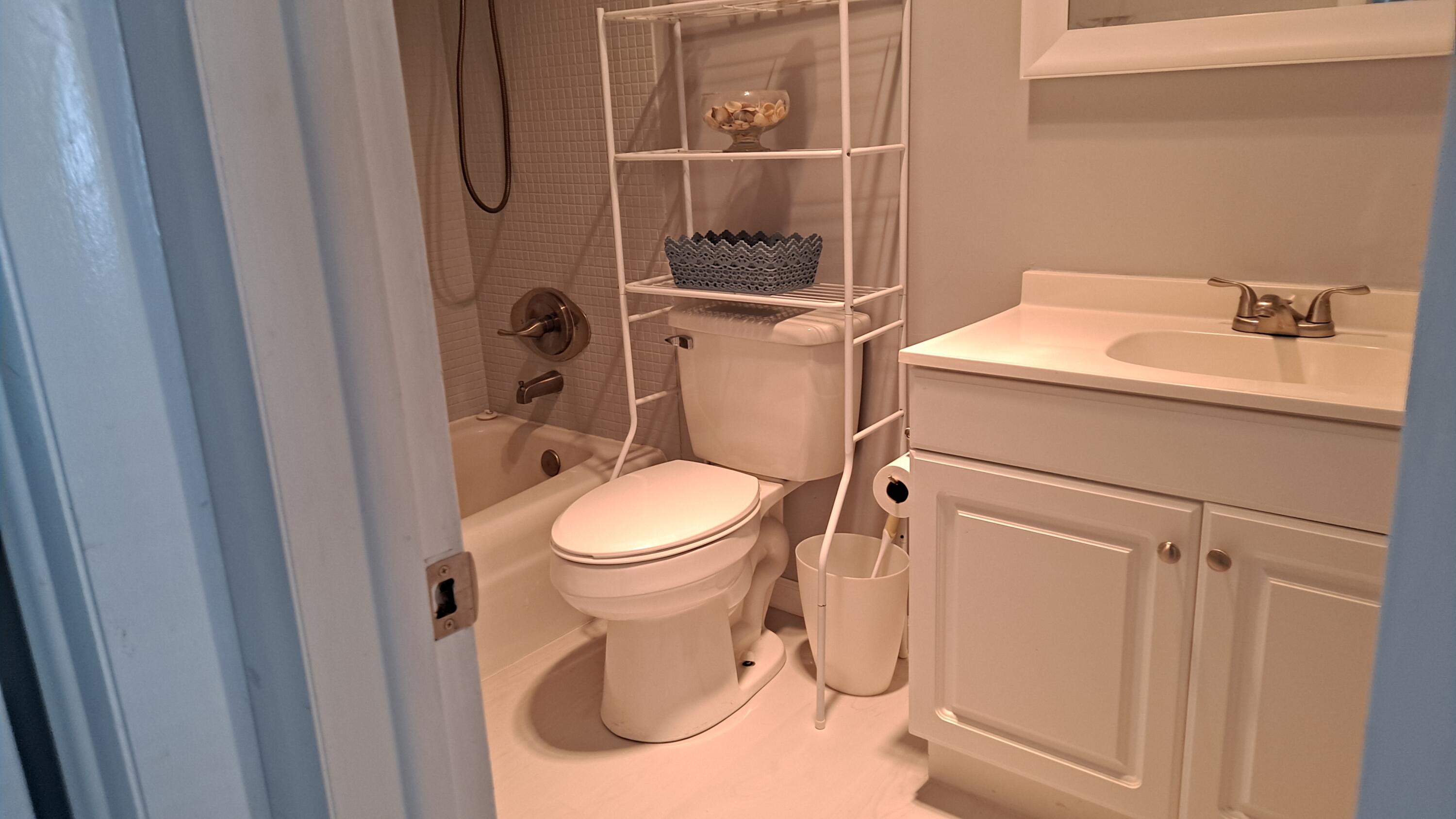 5520 North Ocean Boulevard, Unit 202 Ocean Ridge, FL 33435 - Photo 10 of 19 10