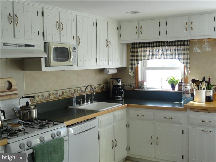 308 Hendricks Avenue Exton, PA 19341 - Photo 2 of 13 Gallery Image 2