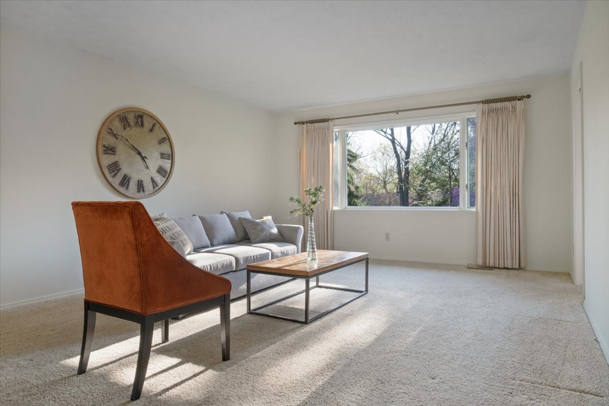 213 Concord Drive Normal, IL 61761 - Photo 4 of 21 a living room with furniture and a window