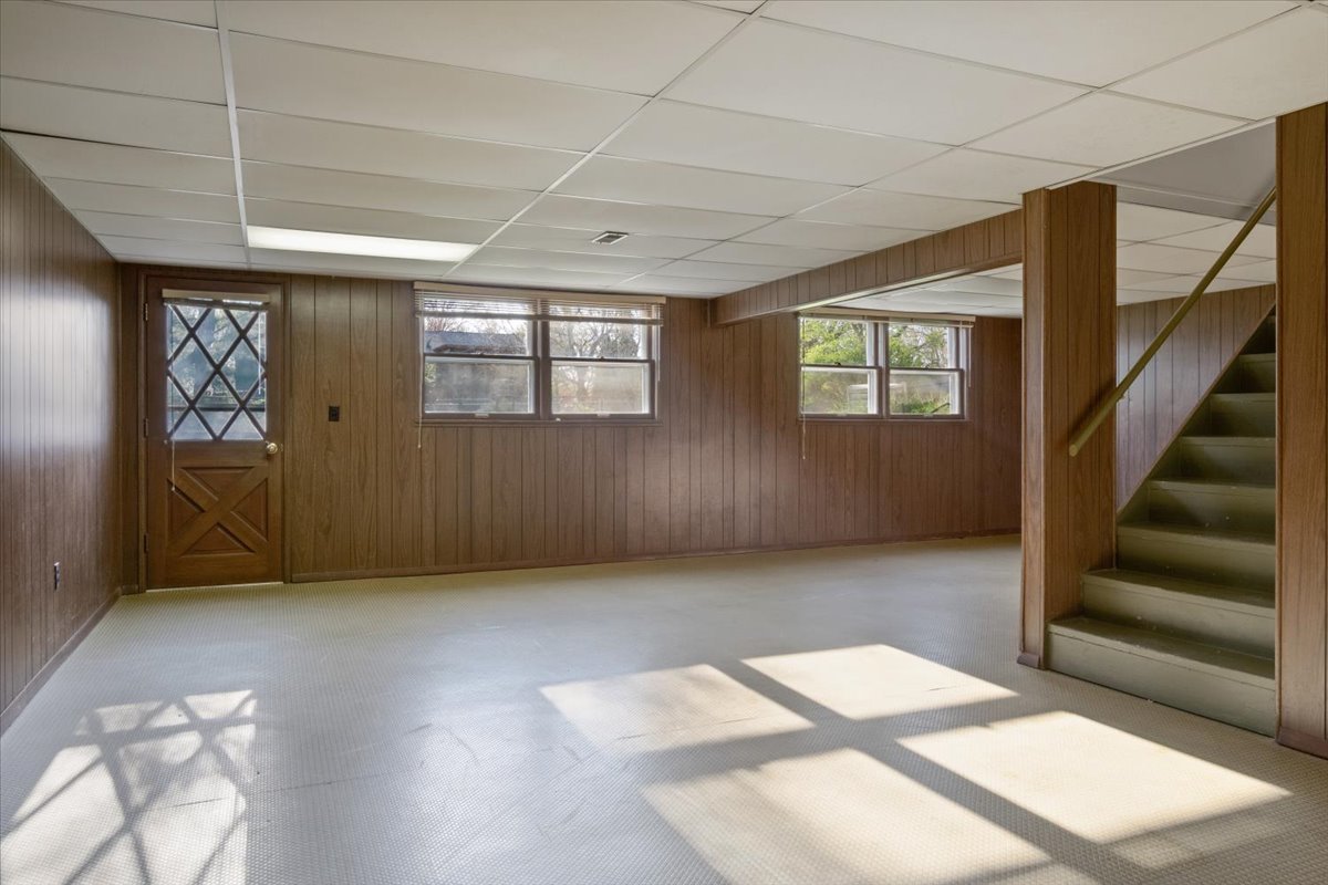 213 Concord Drive Normal, IL 61761 - Photo 8 of 21 an empty room with windows