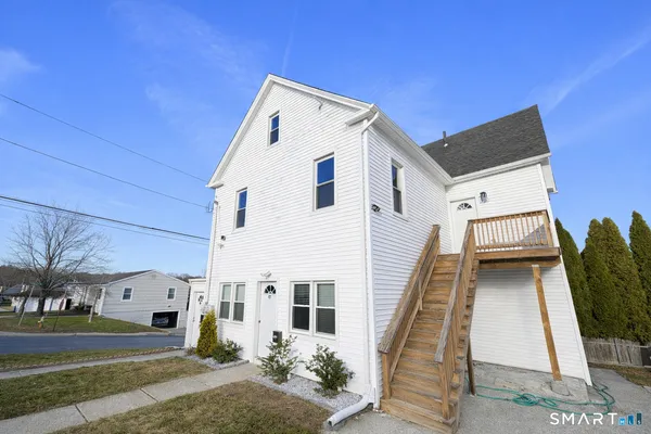 $3,100 | 471 Marlborough Terrace, Unit 2, Fairfield, CT 06825
