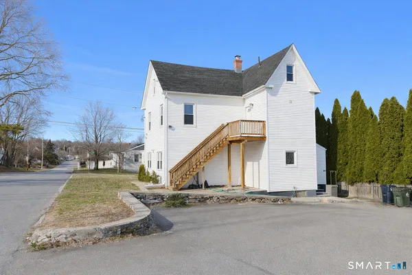 $3,100 | 471 Marlborough Terrace, Unit 2, Fairfield, CT 06825