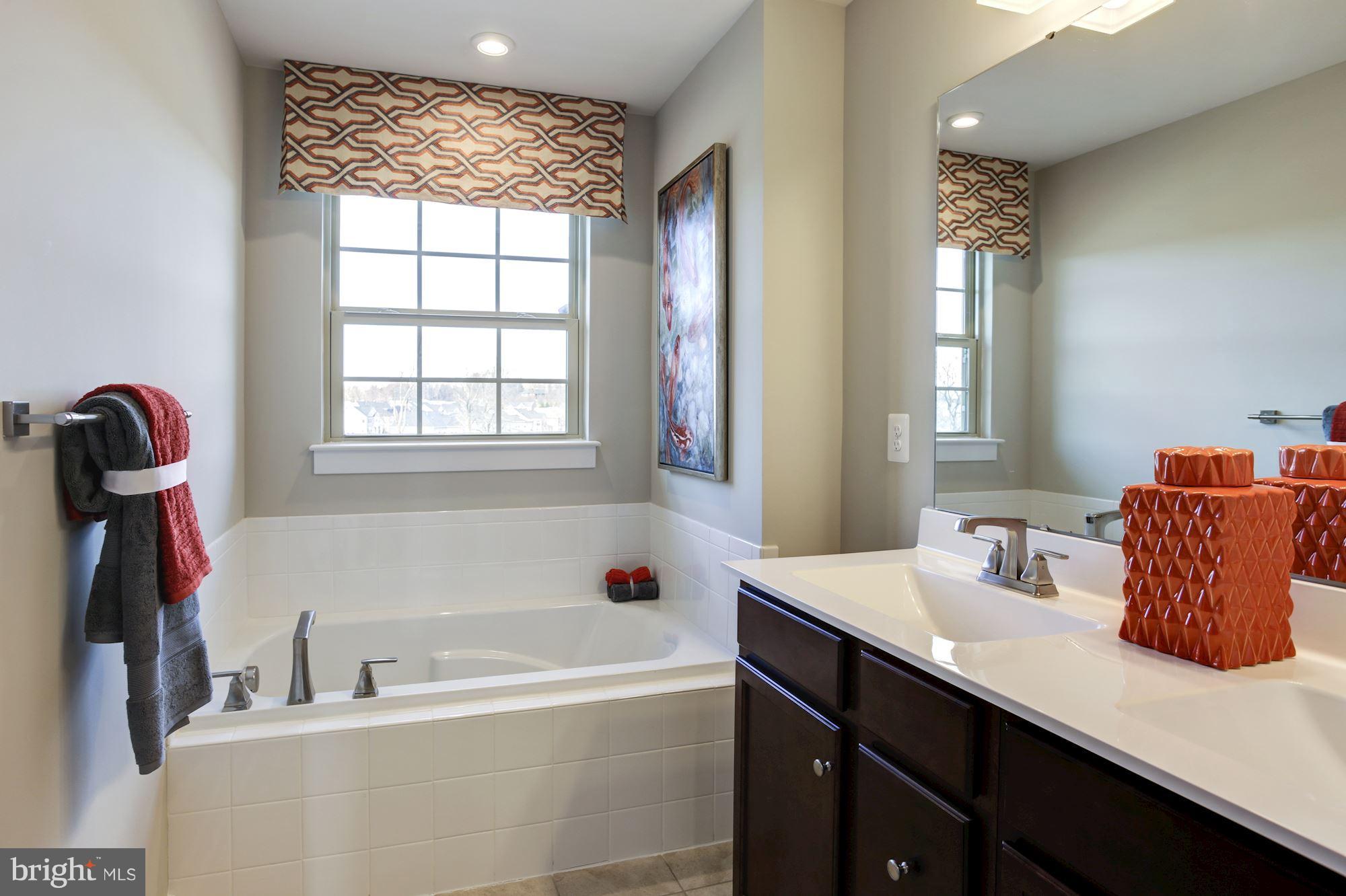 10502 Norbourne Farm Road, Unit E Upper Marlboro, MD 20772 - Photo 22 of 29 Bath (Master)