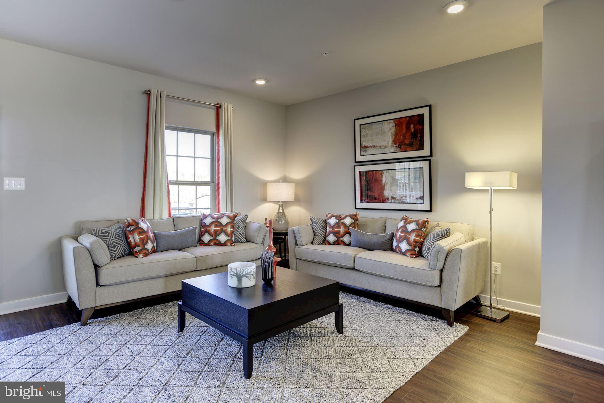 10502 Norbourne Farm Road, Unit E Upper Marlboro, MD 20772 - Photo 7 of 29 Living Room