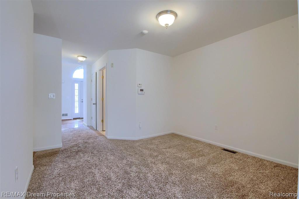 49015 Hawksburry Road Canton, MI 48188 - Photo 7 of 39