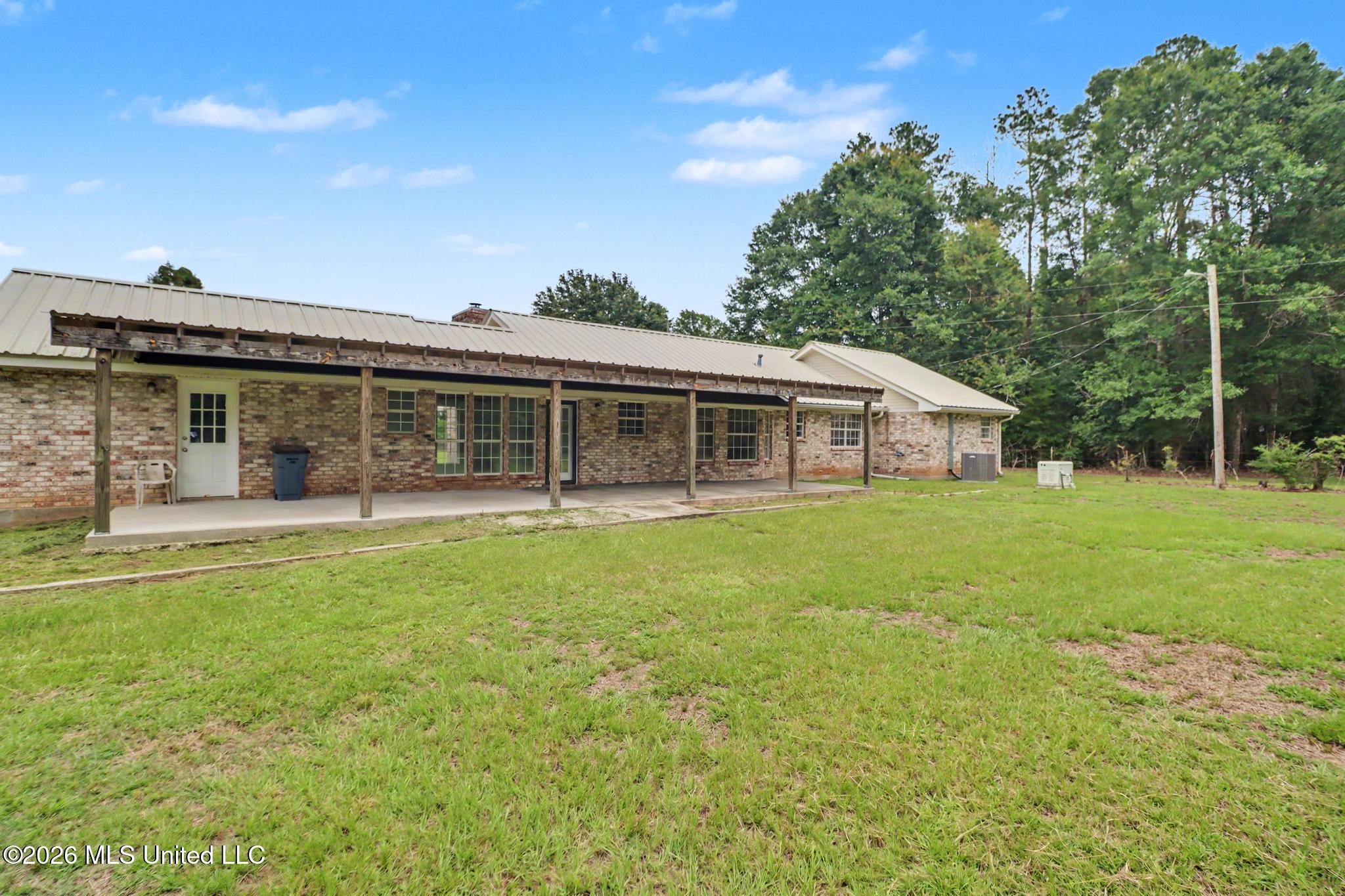 256 Morgan Seal Road Picayune, MS 39466 - Photo 3 of 26 IMG_4140