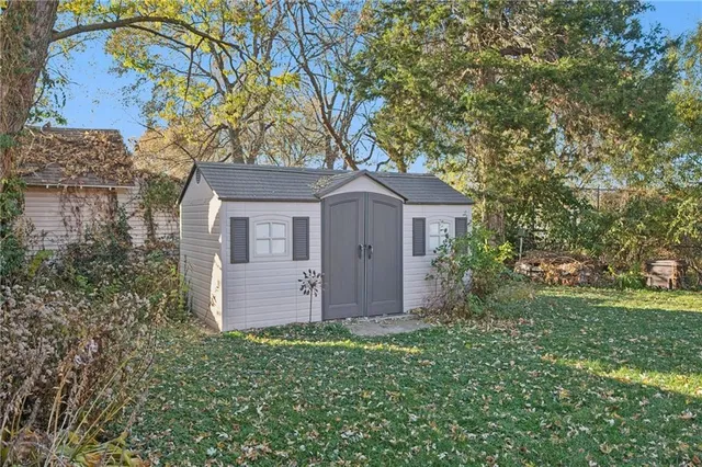 $400,000 | 810 West Waldo Avenue, Independence, MO 64050